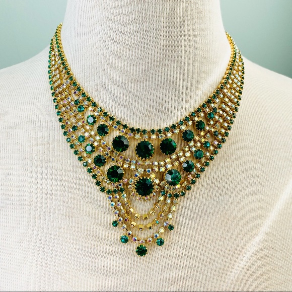 Green and Gold Color Dazzling necklace sets in rhinestones. - Picture 3 of 4